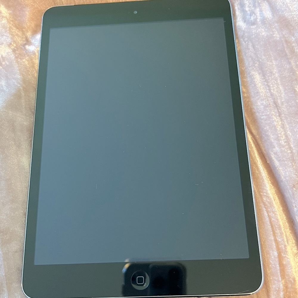 Apple 32G iPad mini 2 w/ Retina display - WiFi + Cellular